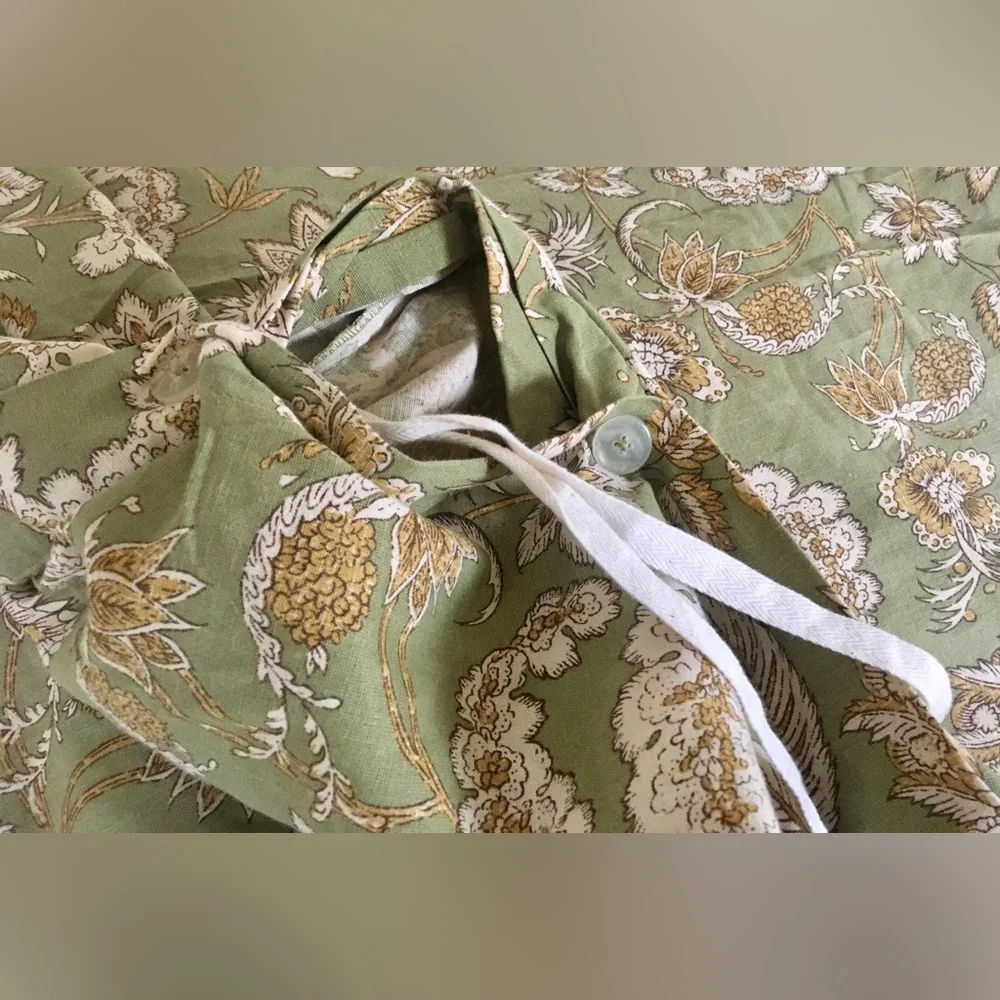 Pottery Barn elegant paisley
